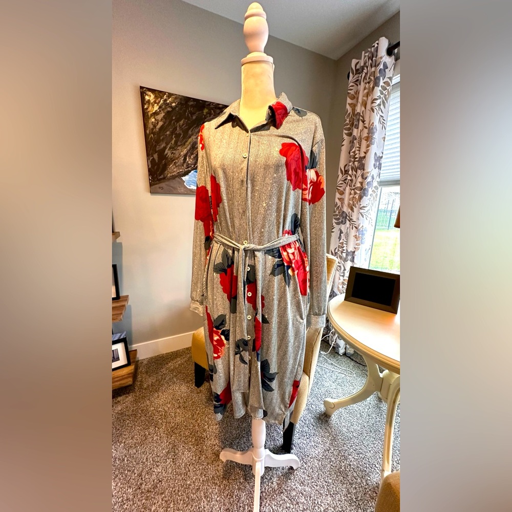 LulaRoe Ellie Floral Button-Up Dress, size Medium, NWOT